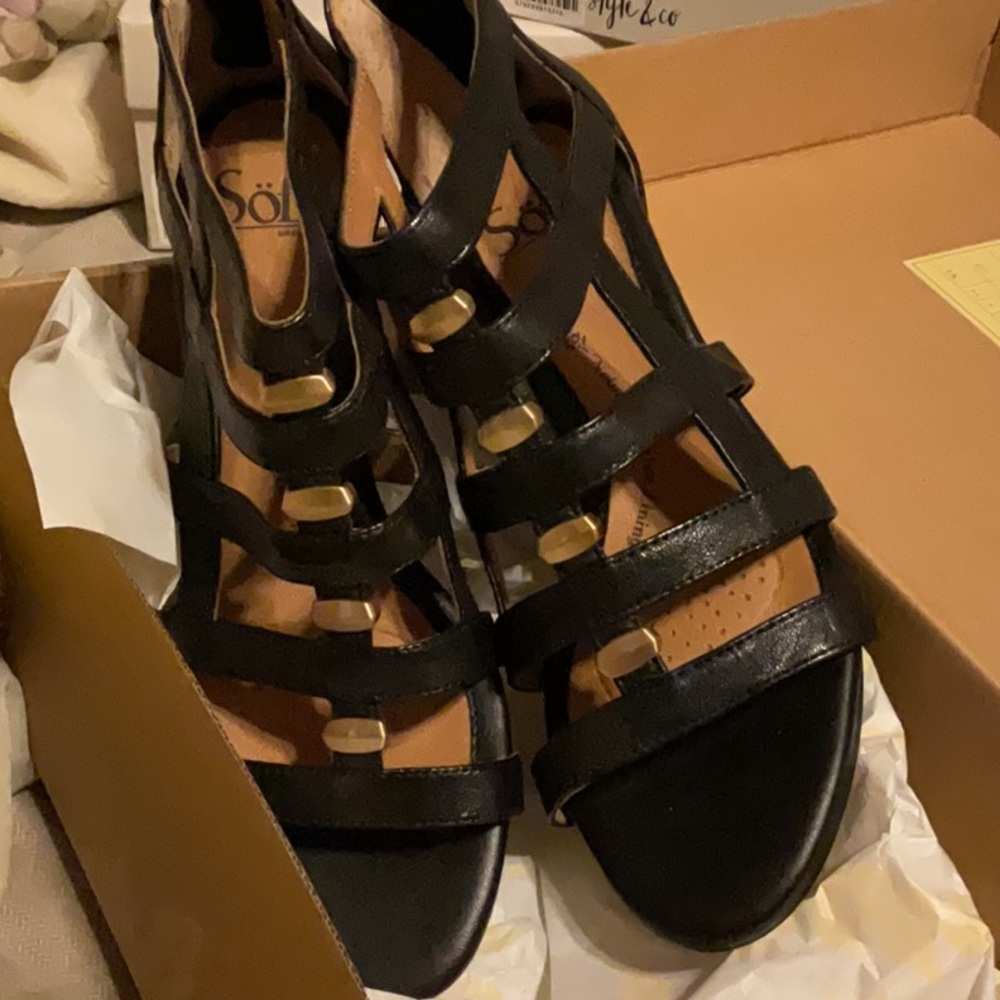 Black Women's Sandals